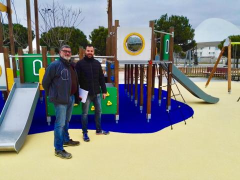 Obres i Serveis instal·la un nou parc infantil al passeig Fora del Forat