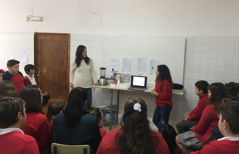 Comencen els tallers de begudes saludables en els centres escolars