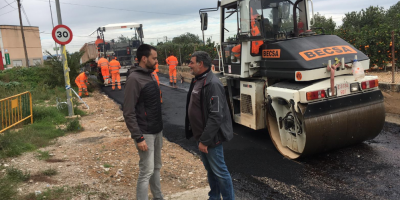 L’Ajuntament de Vinaròs està renovant l’asfalt del Camí de la Creu i del Camí Fondo